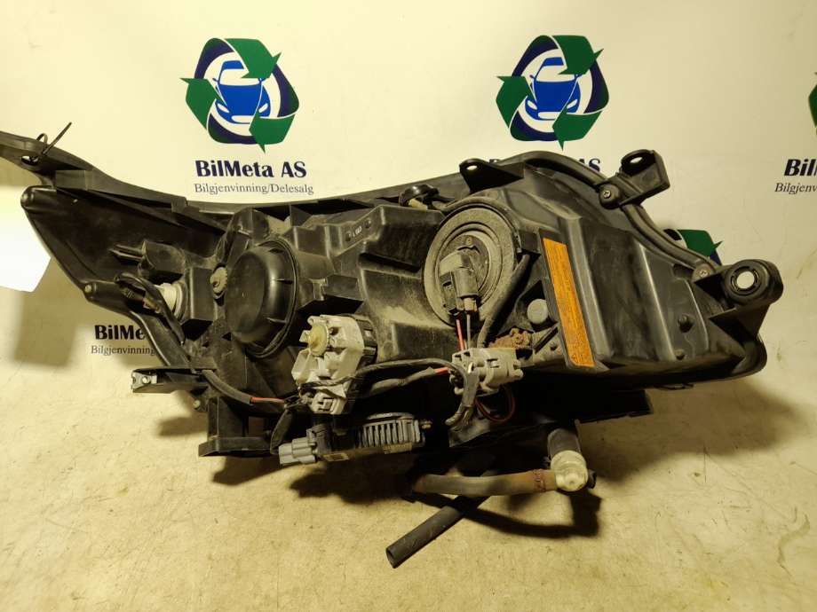 Frontlykt venstre xenon til Subaru Forester 2008-2013 (Type III)