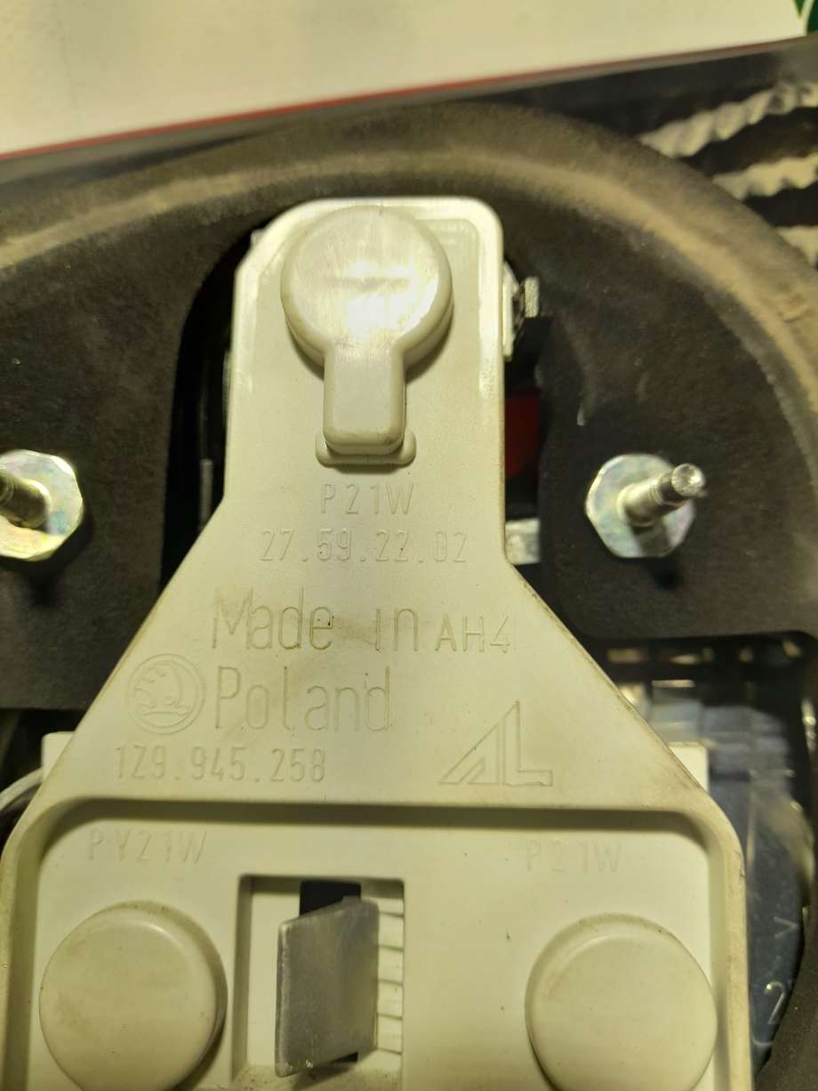 Baklykt høyre til Škoda Octavia 2005-2008 (Type II, Fase 1)  (|1z9945258)