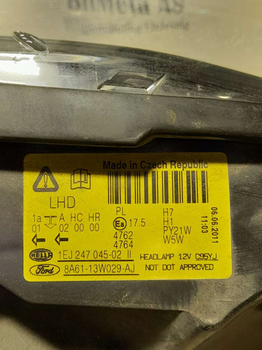 Frontlykt høyre halogen til Ford Fiesta 2008-2012 (Type VI, Fase 1)  (|8a6113w029aj)