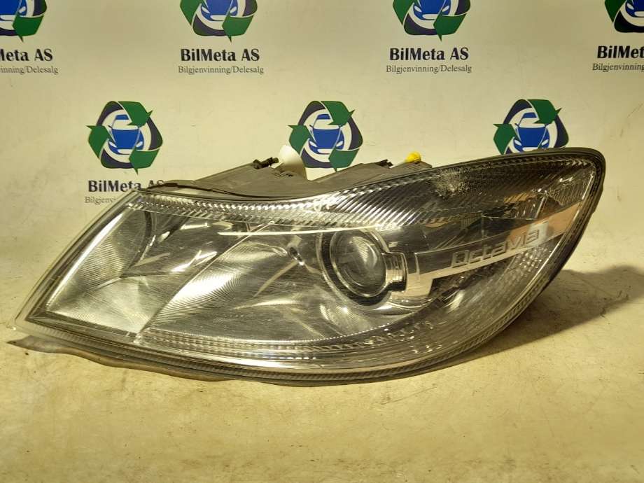 Frontlykt venstre xenon til Škoda Octavia 2005-2008 (Type II, Fase 1) (|1z1941015g)
