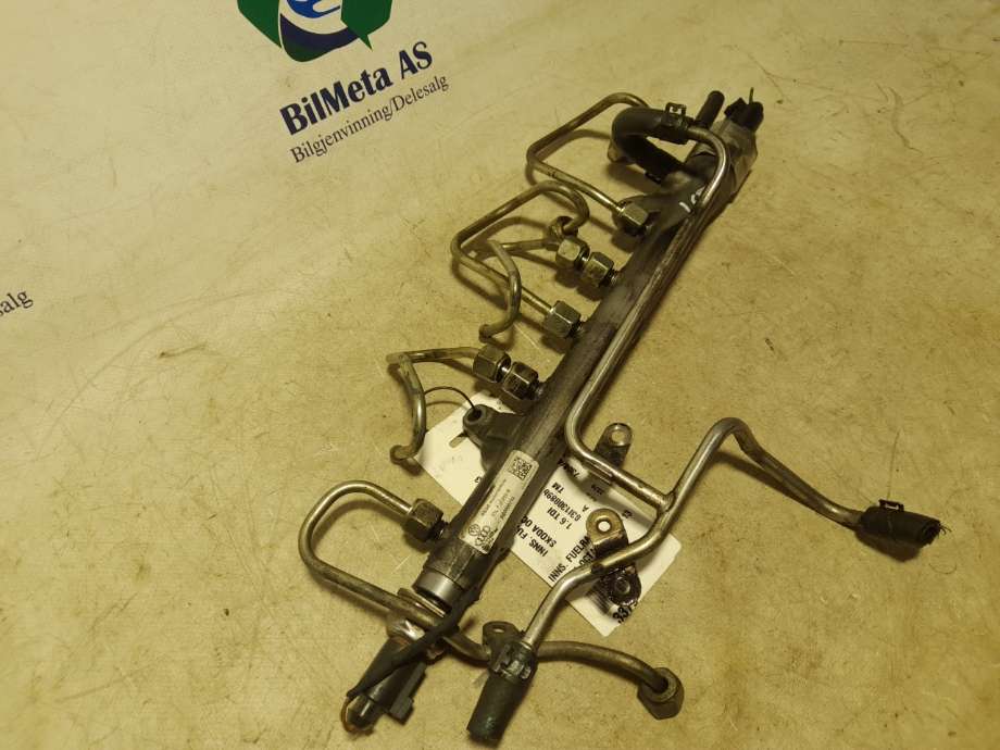 Dyseskinne (fuelrail) til Škoda Octavia 2005-2008 (Type II, Fase 1)  (|03l130089b)