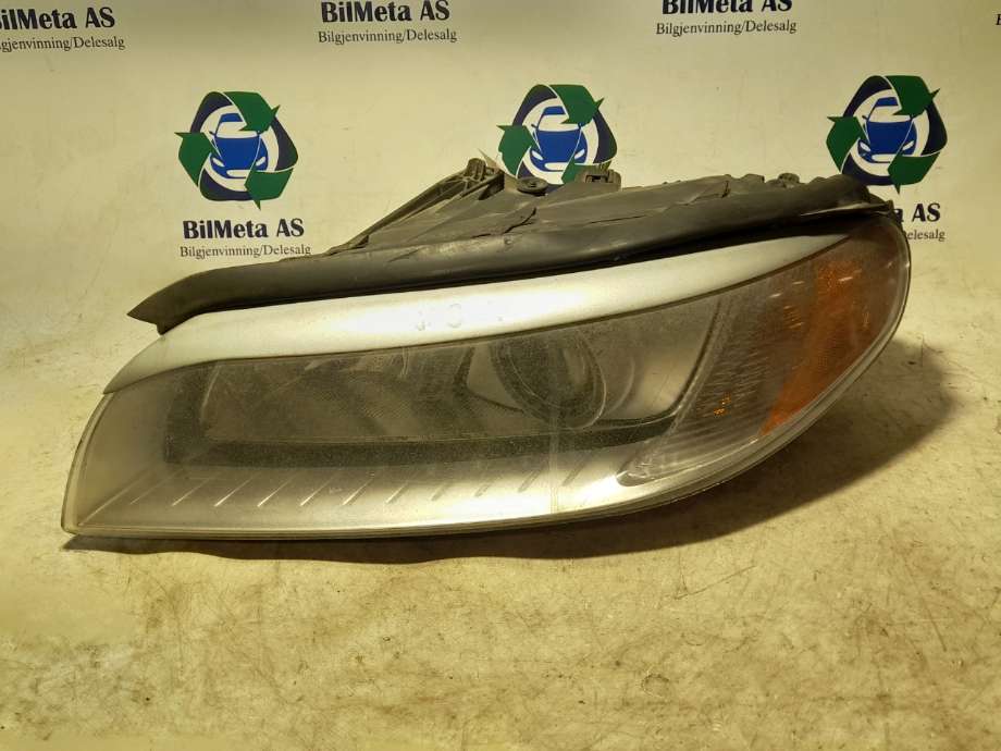 Frontlykt venstre halogen til Volvo V70 2007-2013 (Type III, Fase 1) (|31214347)