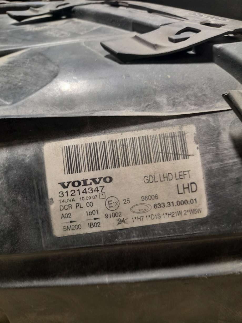 Frontlykt venstre halogen til Volvo V70 2007-2013 (Type III, Fase 1) (|31214347)