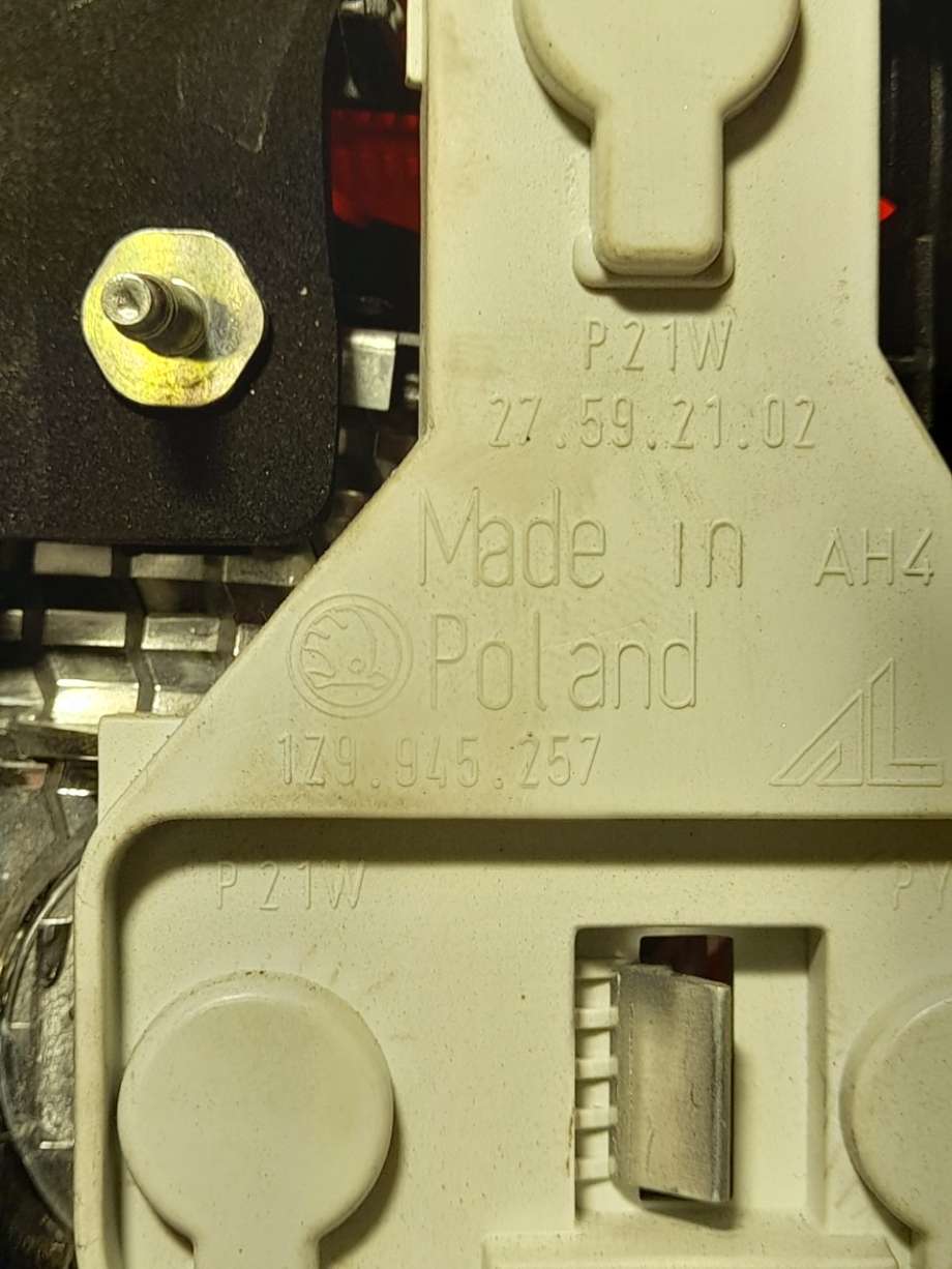 Baklykt venstre til Škoda Octavia 2005-2008 (Type II, Fase 1)  (1z9945257|)