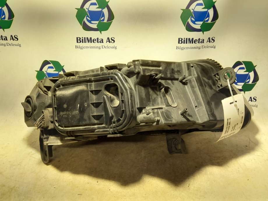 Frontlykt venstre halogen til Audi A6 2005-2008 (Type III, Fase 1) (C6) (C6) (|4f0941003)