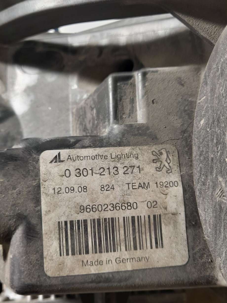 Frontlykt venstre xenon til Peugeot 407 2004-2010  (|0301213271)