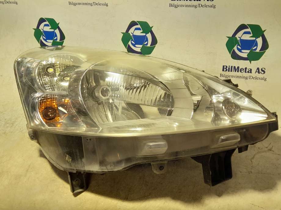 Frontlykt høyre halogen til Peugeot Partner 2008-2015 (Type II, Fase 1)