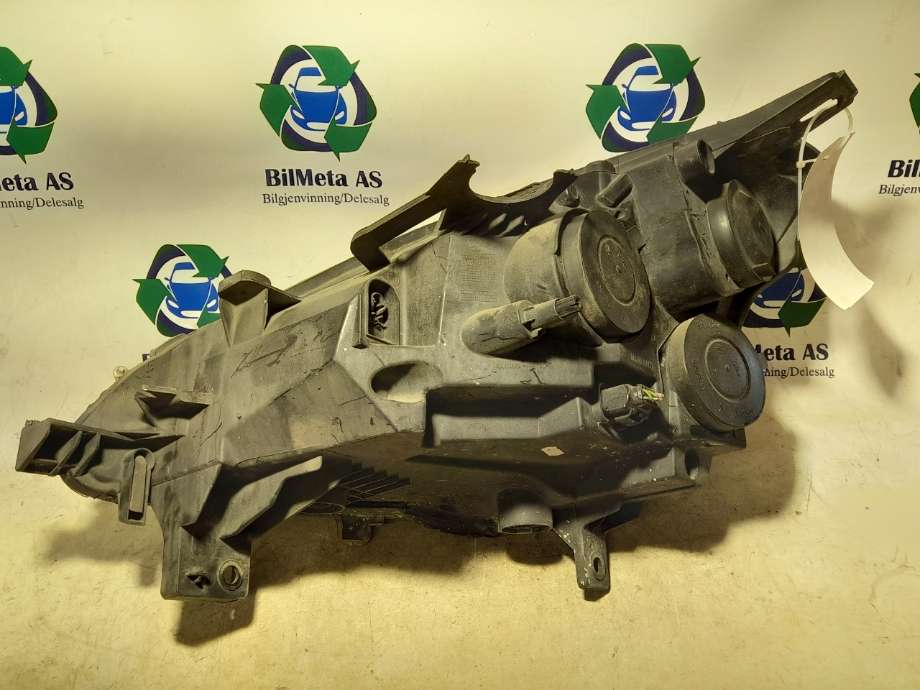 Frontlykt høyre halogen til Peugeot Partner 2008-2015 (Type II, Fase 1)