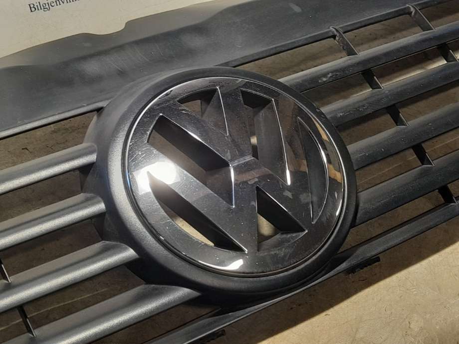 Grill til VW Transporter / Caravelle 2003-2009 (Fase 1) (T5) (T5) (|7h08071015)