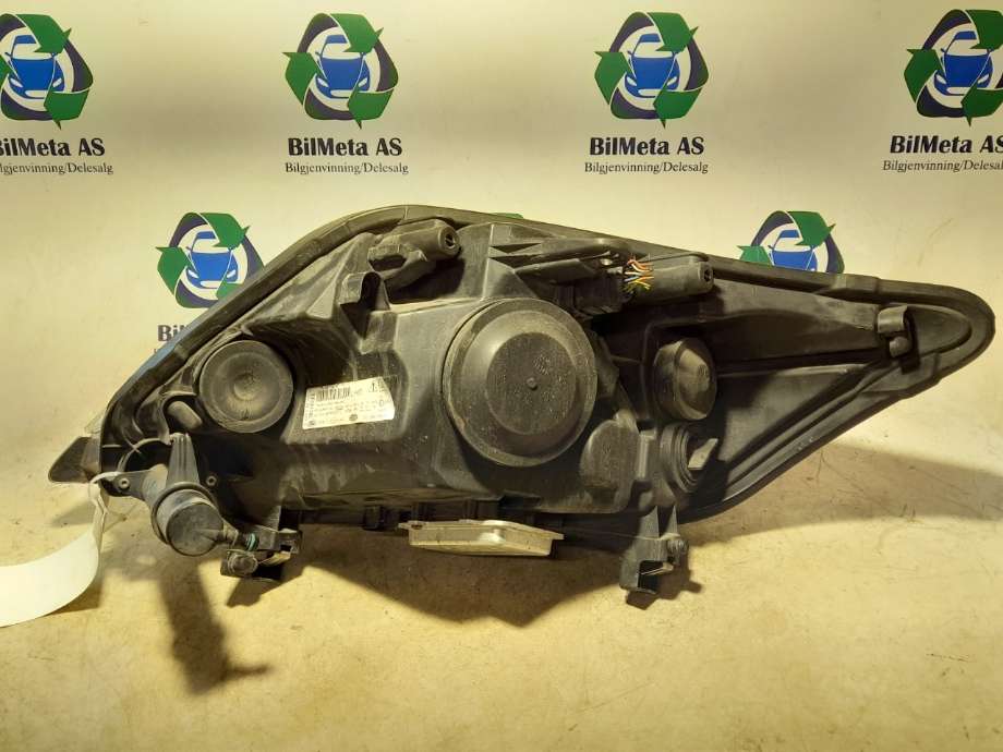 Frontlykt høyre xenon til Ford Kuga 2008-2012 (Type I) (|8v4113d154af|5dv00900000)