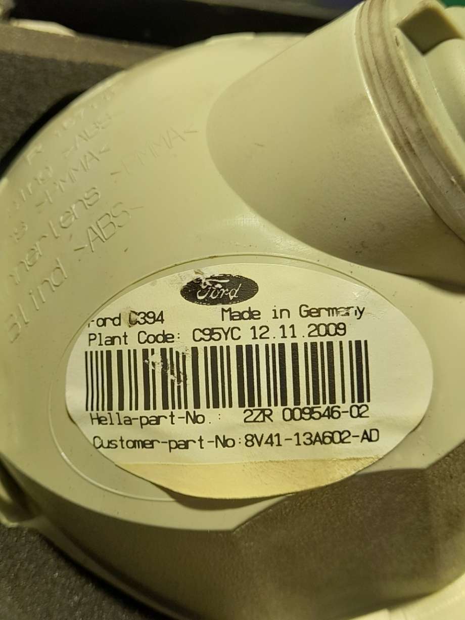 Baklykt høyre indre til Ford Kuga 2008-2012 (Type I)  (|8v4113a602ad)