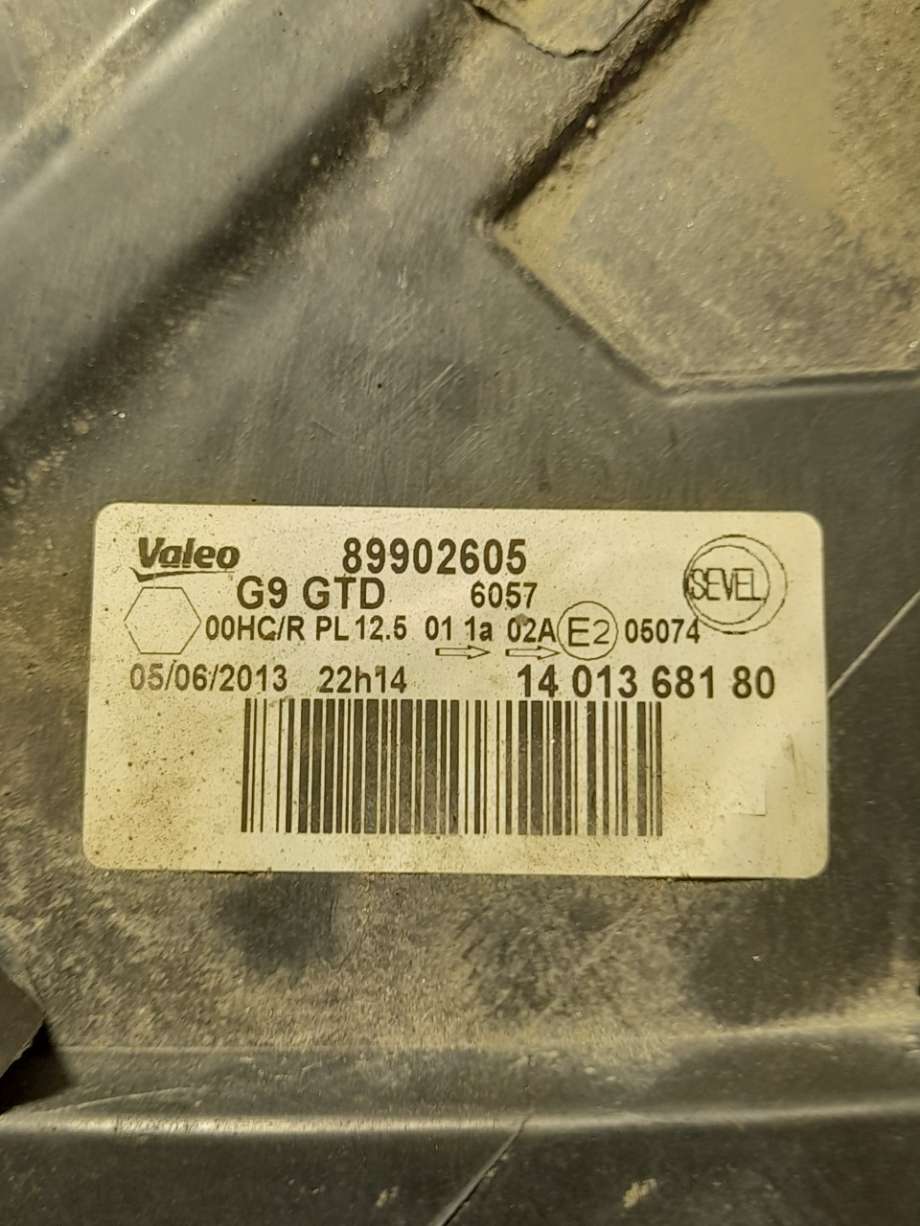 Frontlykt venstre halogen til Peugeot Expert 2007-2016 (Type II) (|89902605)