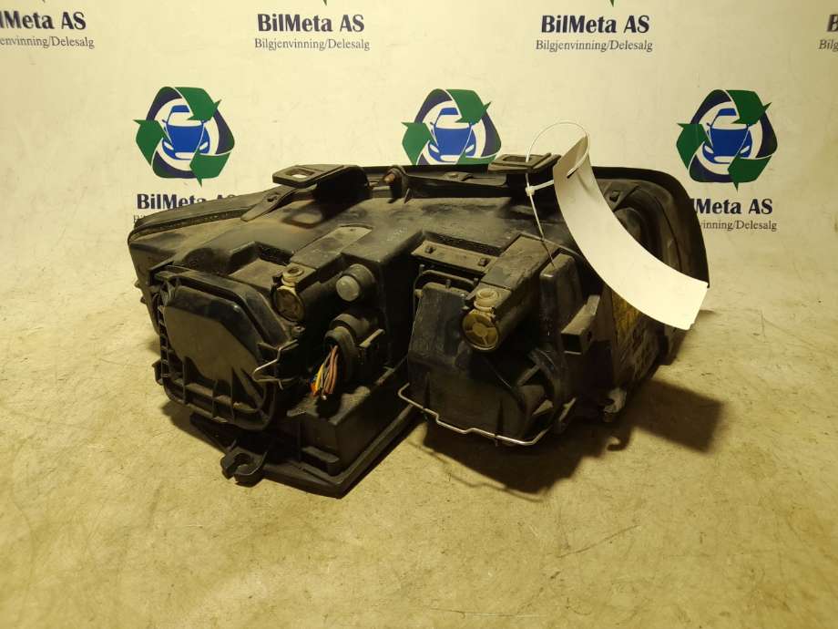 Frontlykt venstre halogen til Audi A4 2001-2004 (Type II) (B6) (B6) 