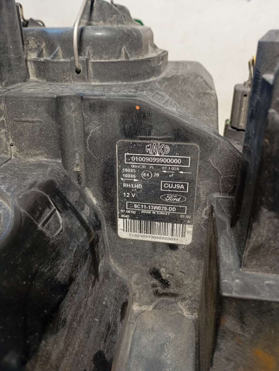 Frontlykt høyre halogen til Ford Transit 2006-2013  (|6c1113w029dd)