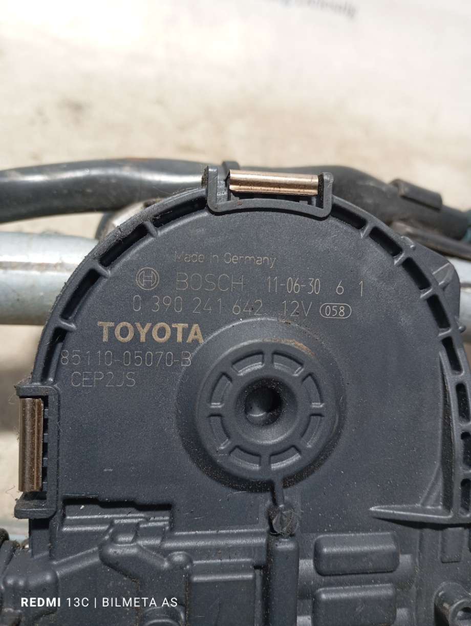 Viskermotor frontrute til Toyota Avensis 2009-2015 (Type III, Fase 1)  (|0390241642)