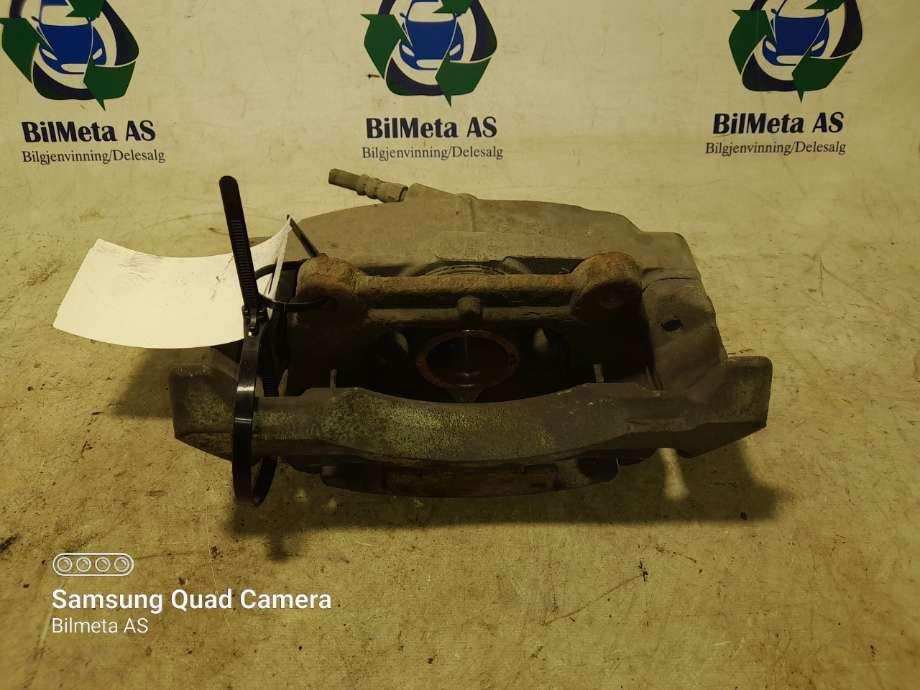 Bremsecaliper venstre foran til Volvo V70 2007-2013 (Type III, Fase 1)