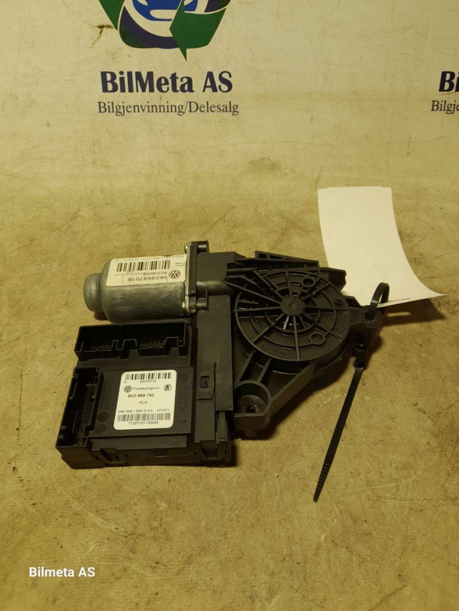 Ruteheis venstre foran til VW Golf VI 2008-2012 (|5k0959793|5k0959701b)