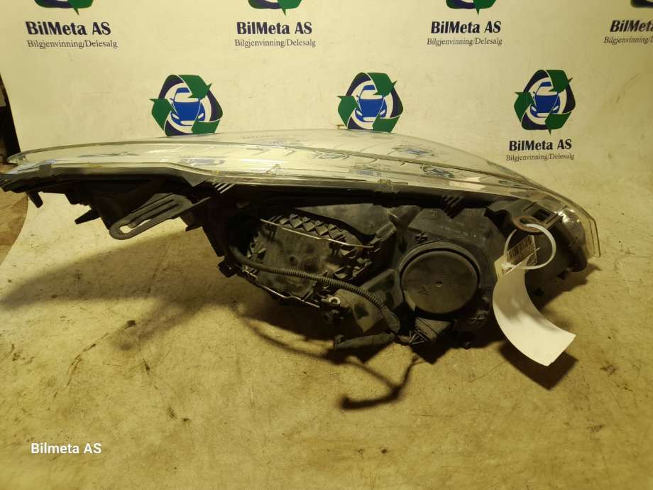 Frontlykt venstre halogen til Renault Megane 2009-2016 Type III  (|260607305r)