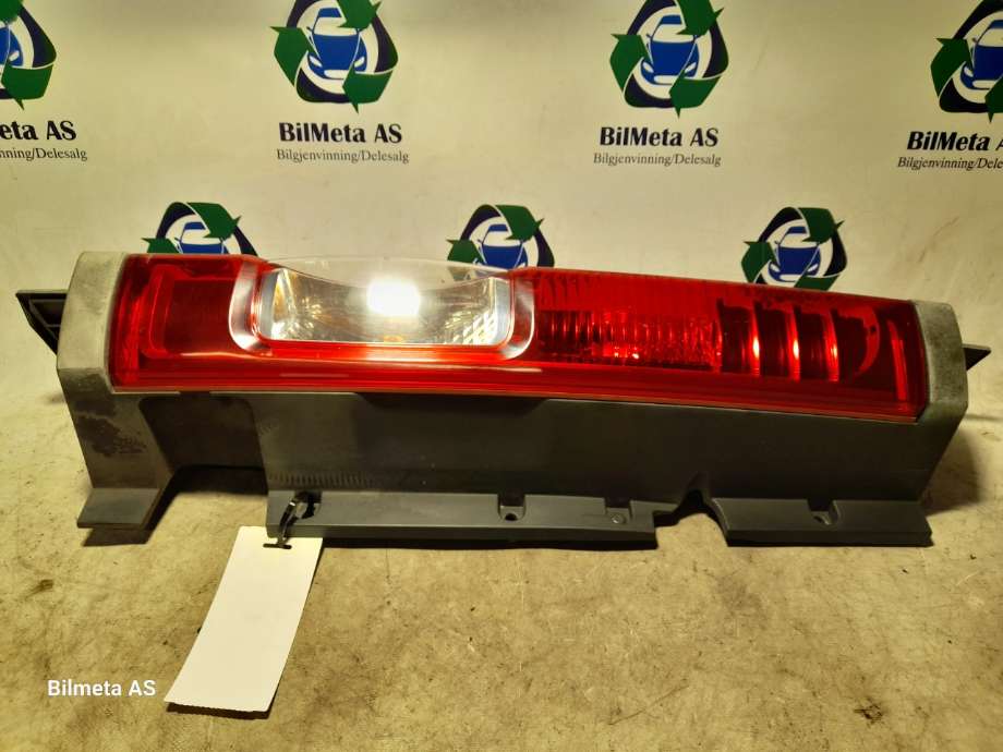 Baklykt venstre til Opel Vivaro A 2001-2006