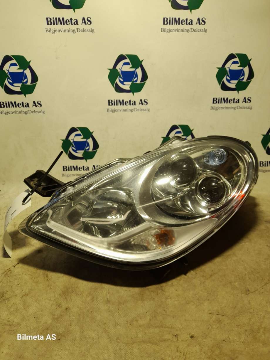 Frontlykt venstre halogen til Mitsubishi i-MiEV 2010-->>