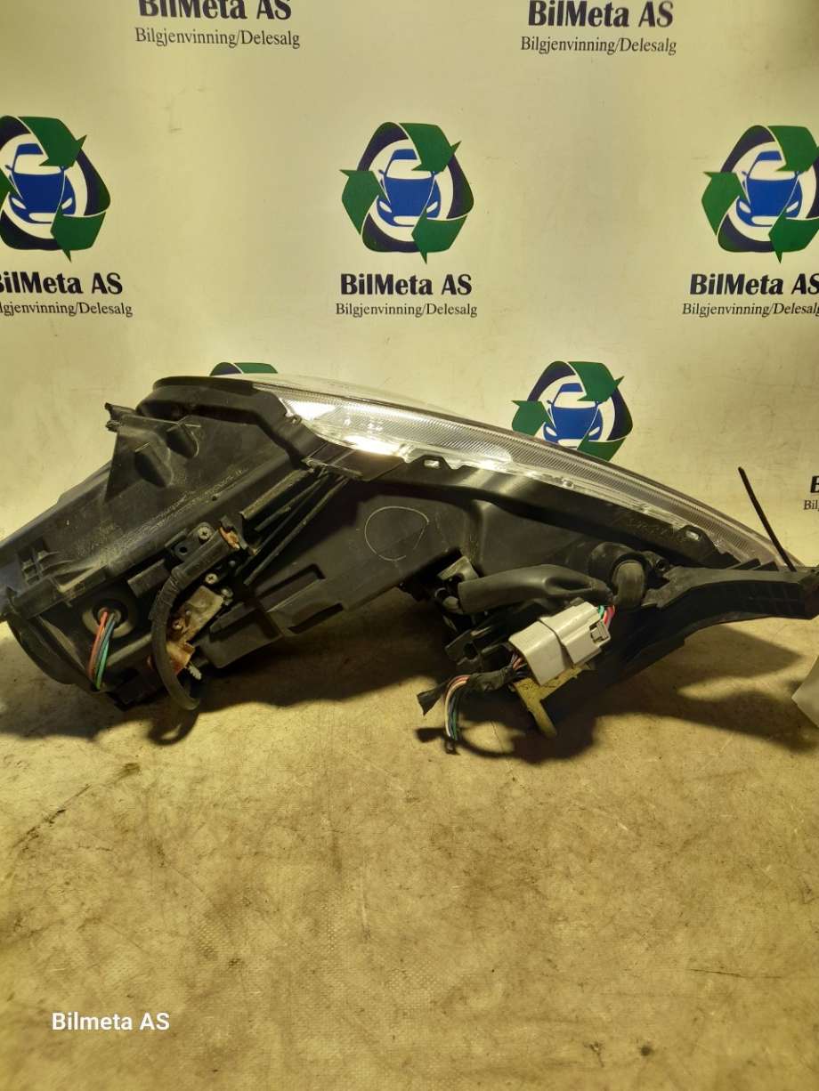 Frontlykt venstre halogen til Mitsubishi i-MiEV 2010-->>