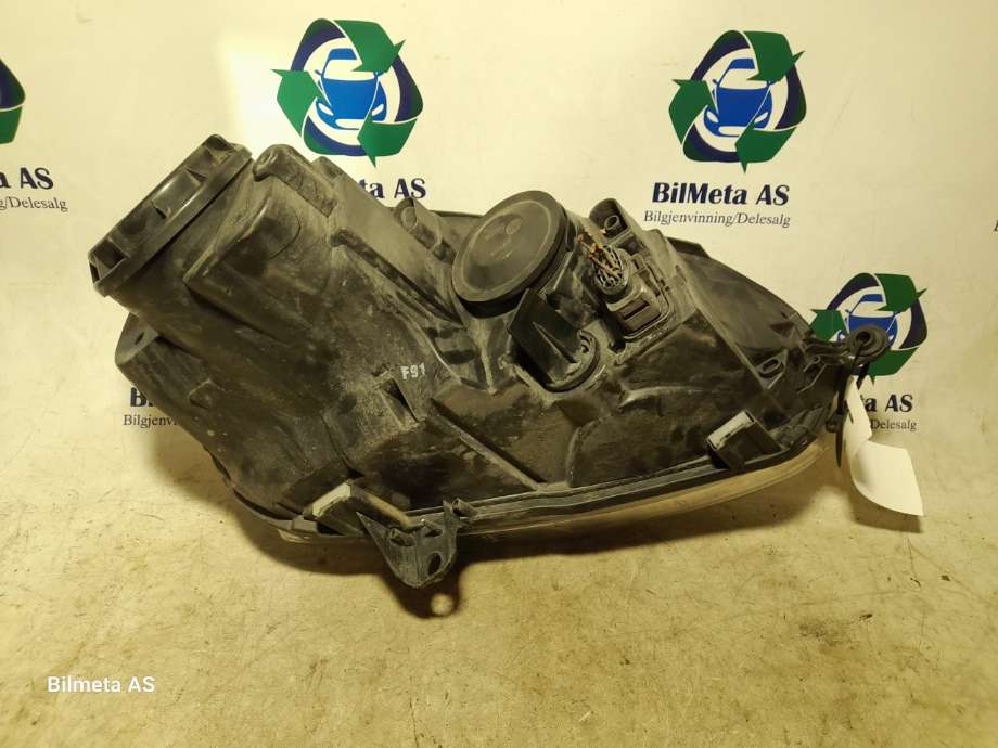 Frontlykt venstre halogen til VW Golf V, Combi 2003-2008  