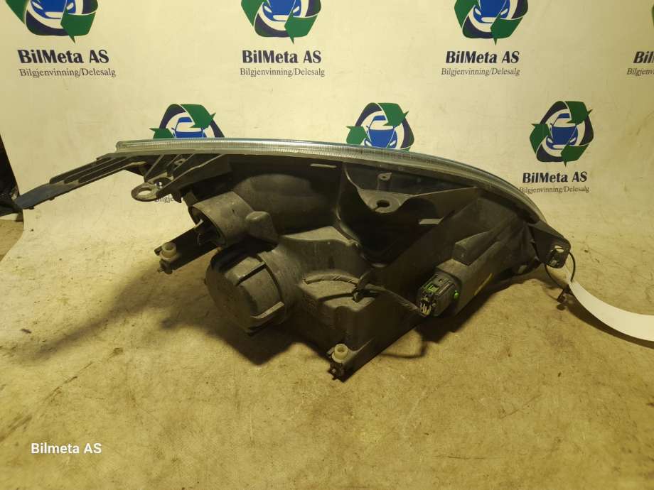 Frontlykt venstre halogen til Ford Fiesta 2002-2008 (Type V)  (|2s6x13w030aj)