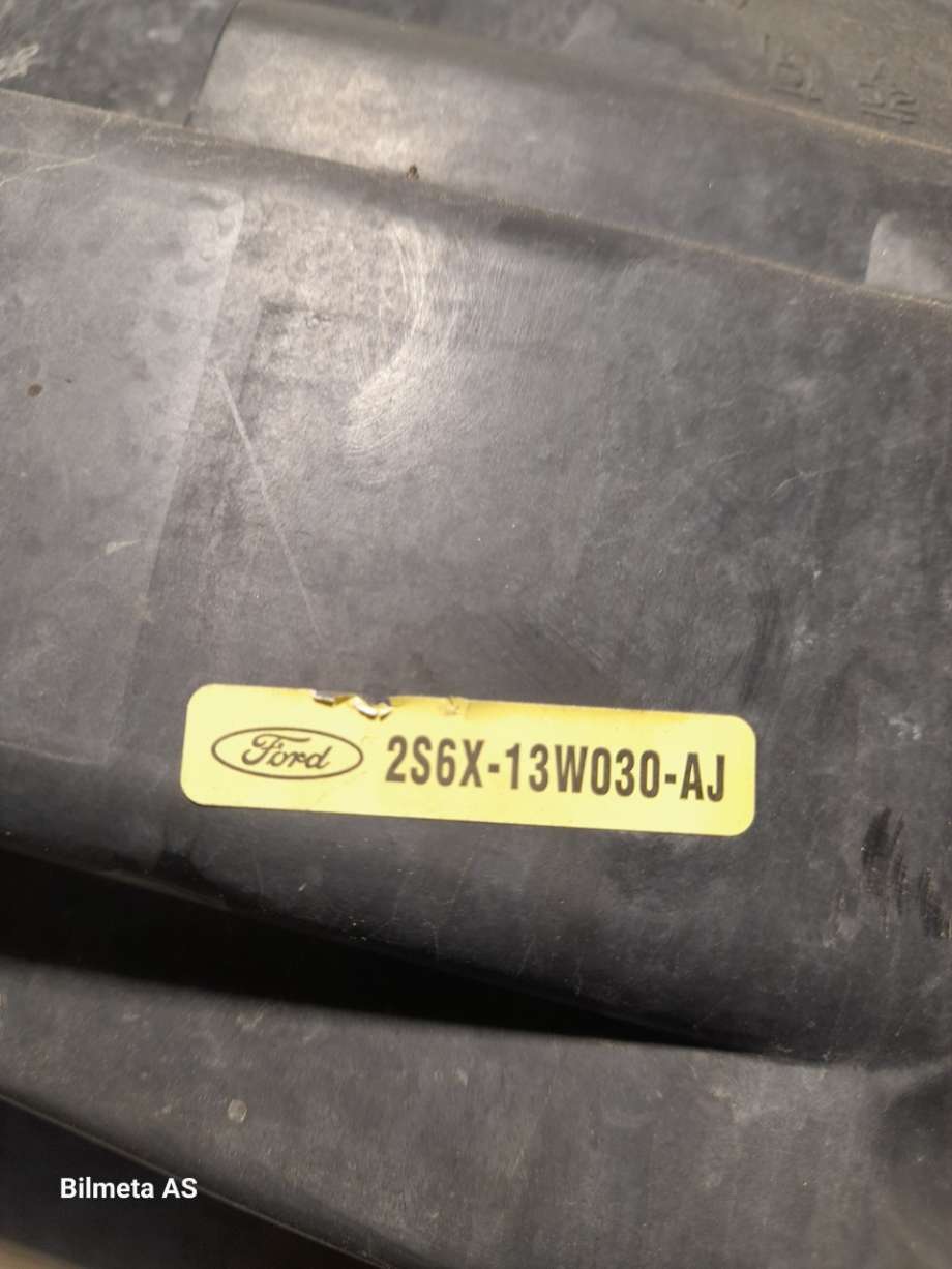 Frontlykt venstre halogen til Ford Fiesta 2002-2008 (Type V)  (|2s6x13w030aj)