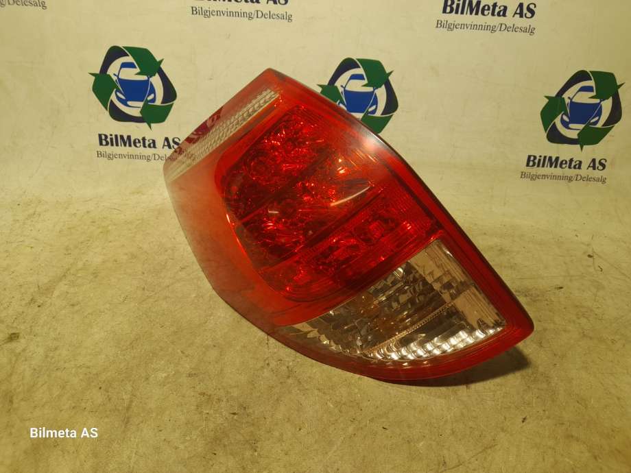 Baklykt venstre til Toyota RAV4 2006-2009 (Type III, Fase 1)
