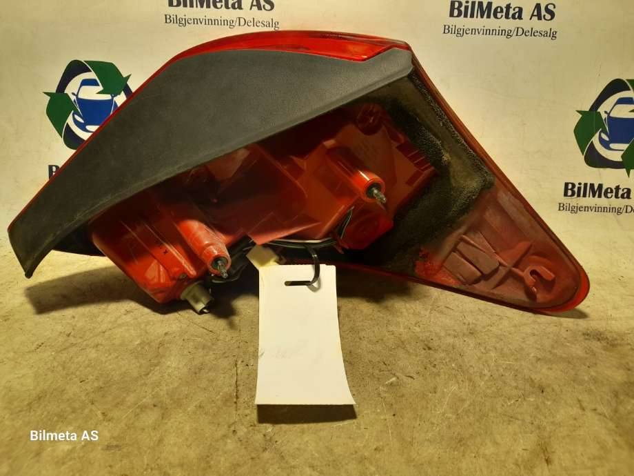 Baklykt venstre til Toyota RAV4 2006-2009 (Type III, Fase 1)