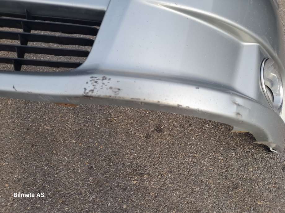 Støtfanger foran til Toyota Avensis 2009-2015 (Type III, Fase 1)  