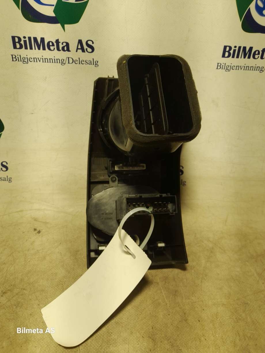 Bryter lys til Land Rover Discovery 2005-2009 (Type III)  (|yud501480pvj)