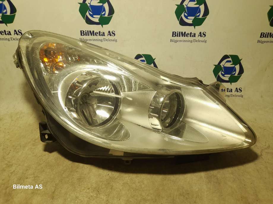 Frontlykt høyre halogen til Opel Corsa D 2006-2014 (|13186382)