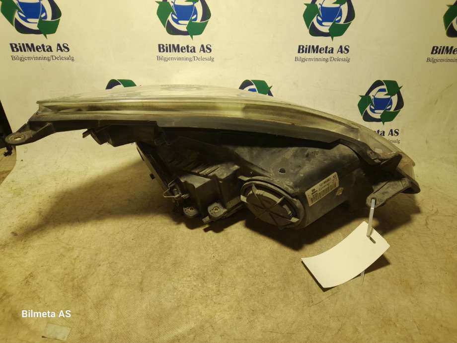 Frontlykt venstre halogen til Opel Corsa D 2006-2014  (|13186381)