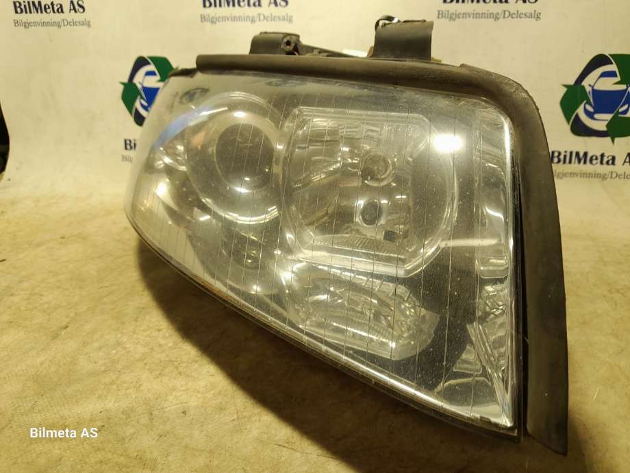 Frontlykt høyre halogen til Audi A4 2001-2004 (Type II) (B6) (B6) (|8e0941004f)