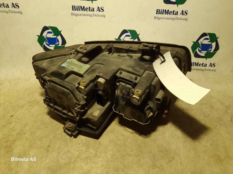 Frontlykt venstre halogen til Audi A4 2001-2004 (Type II) (B6) (B6) (|8e0941003F)