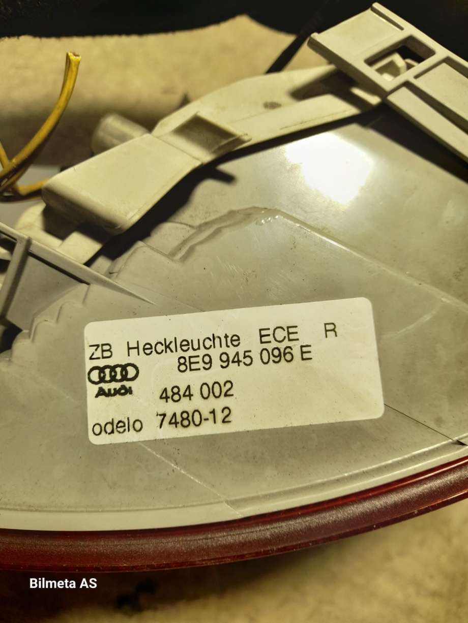 Baklykt høyre til Audi A4 2004-2008 (Type III) (B7) (B7) (|8e9945096e)
