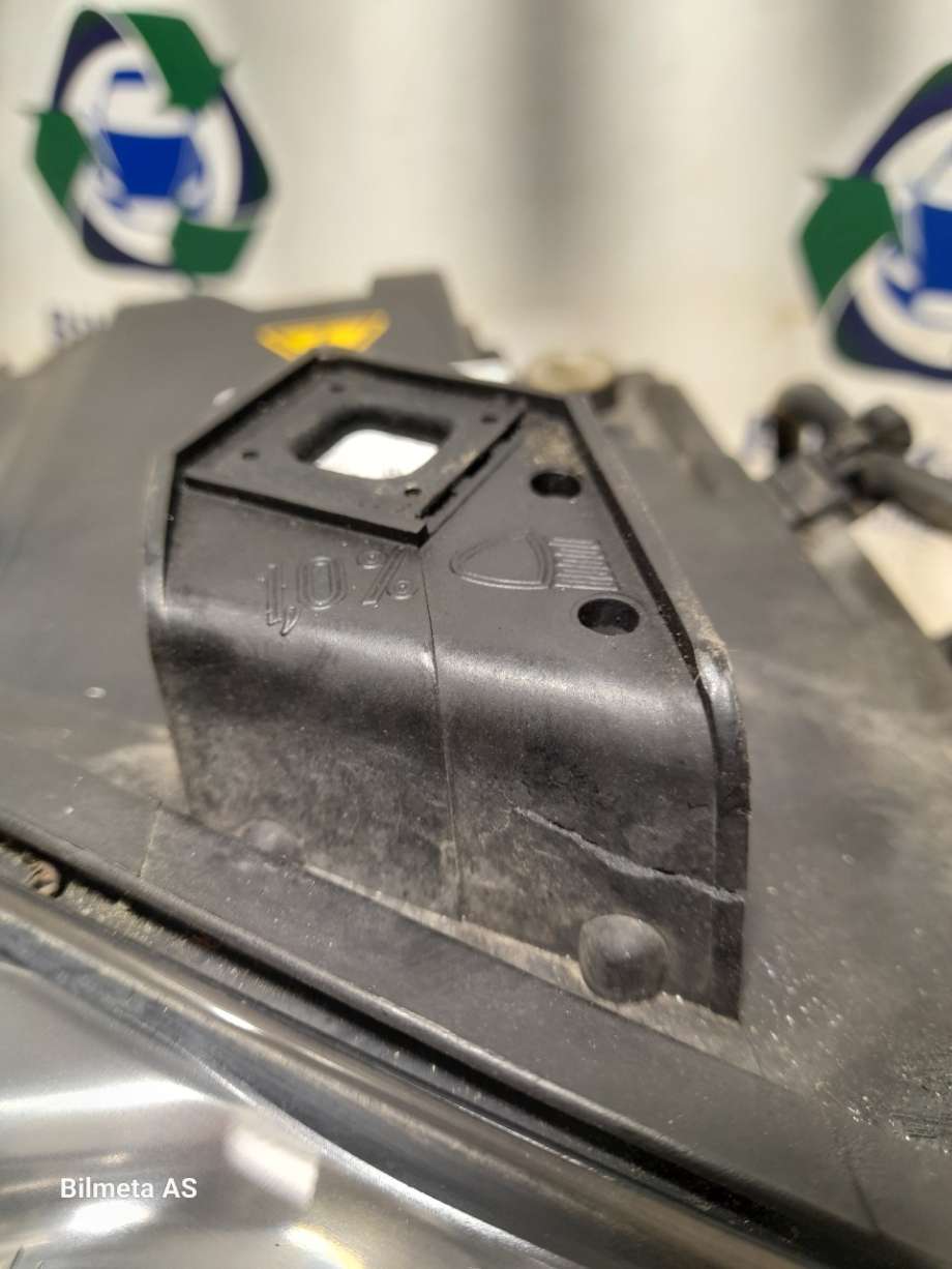 Frontlykt høyre xenon til Audi A4 2004-2008 (Type III) (B7) (B7) (|8e0941004am)