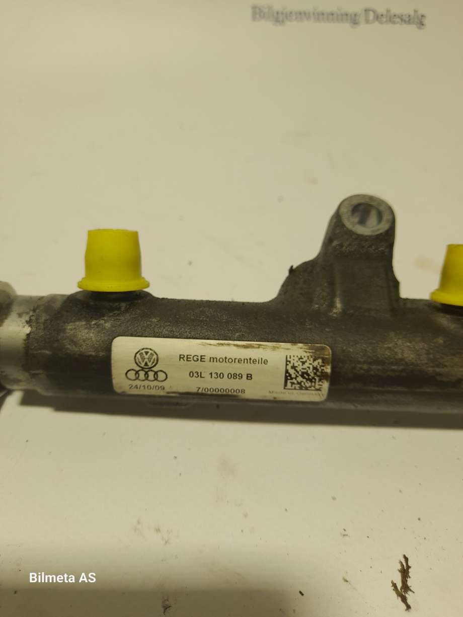 Dyseskinne (fuelrail) til VW Golf VI 2008-2012  (|03L130089B)