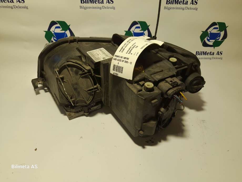 Frontlykt høyre xenon til Audi A3 2003-2008 (Type II, Fase 1) (|8p0941004r|0301231272)