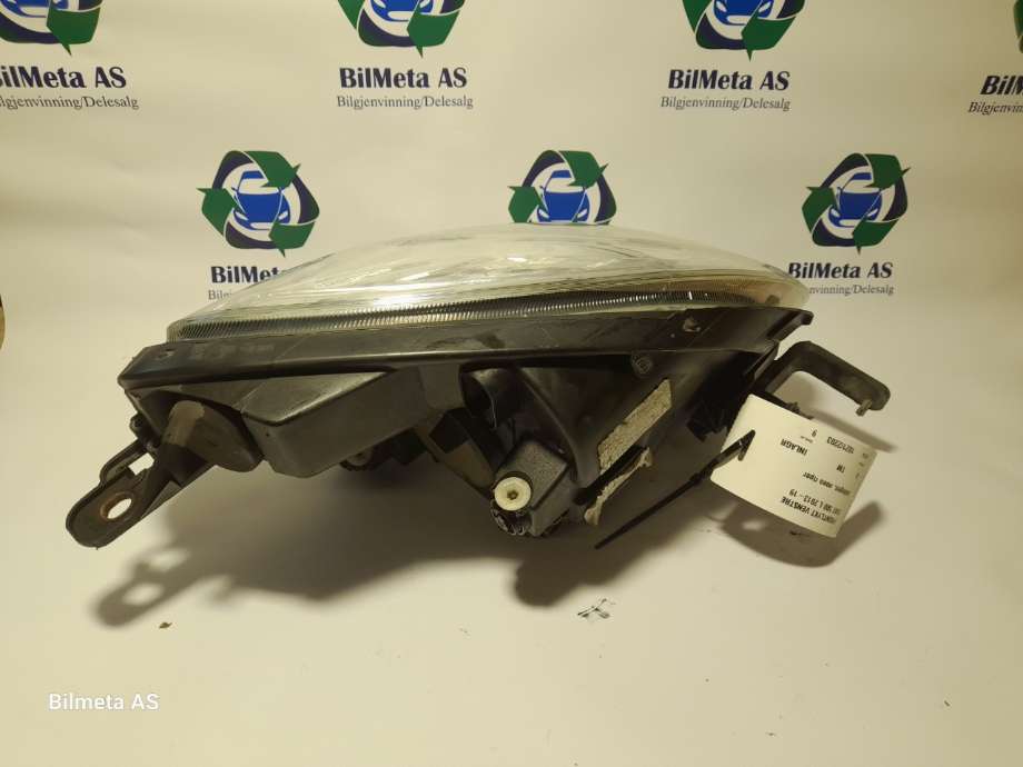 Frontlykt venstre halogen til Fiat 500L (MPV) 2013-2015  