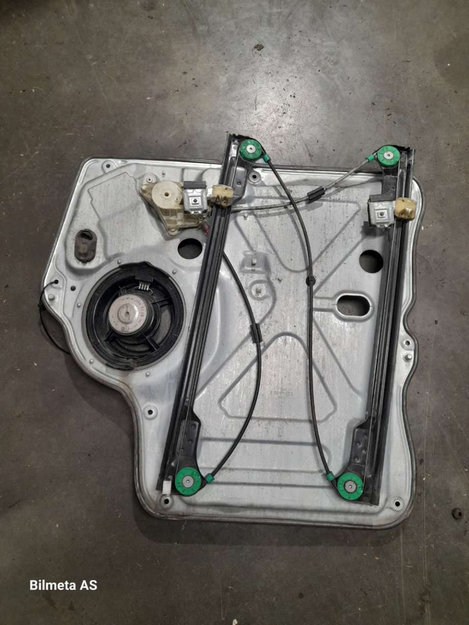 Ruteheis til VW Transporter / Caravelle 2003-2009 (Fase 1) (T5) (T5) (|7E1837729B)