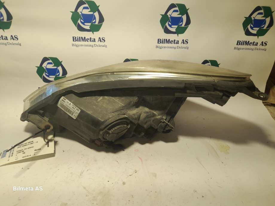 Frontlykt høyre halogen til Opel Corsa D 2006-2014  (|13392706|90020216)