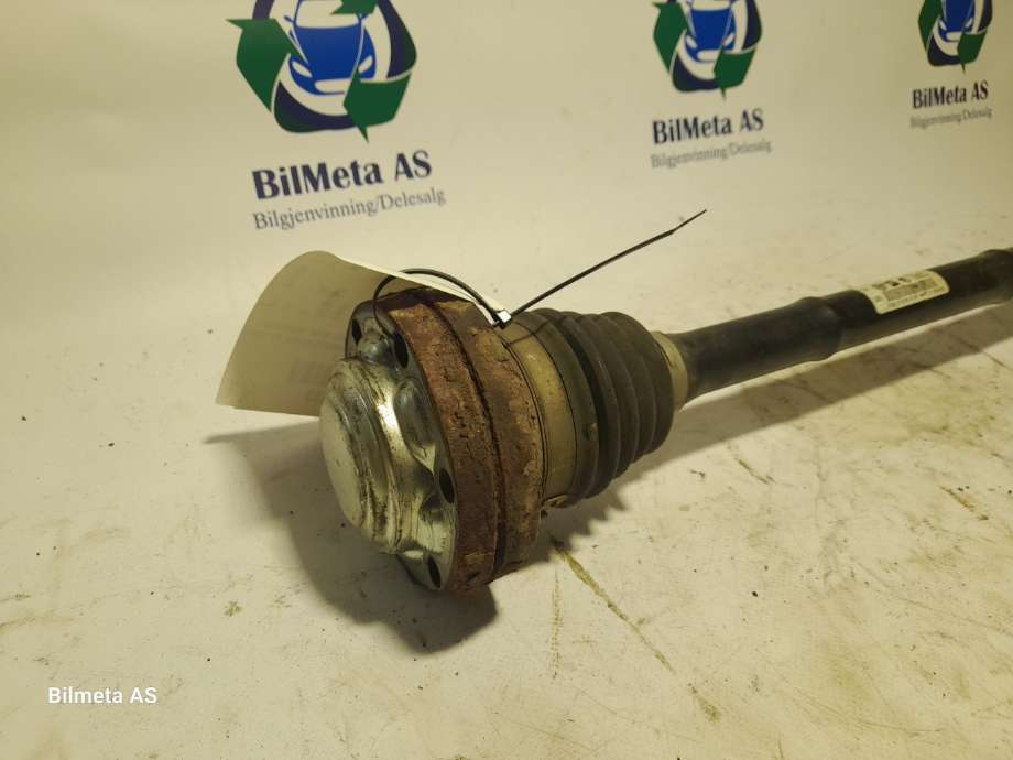 Drivaksel venstre bak til VW Transporter / Caravelle 2003-2009 (Fase 1) (T5) (T5) (|7e0501201b)