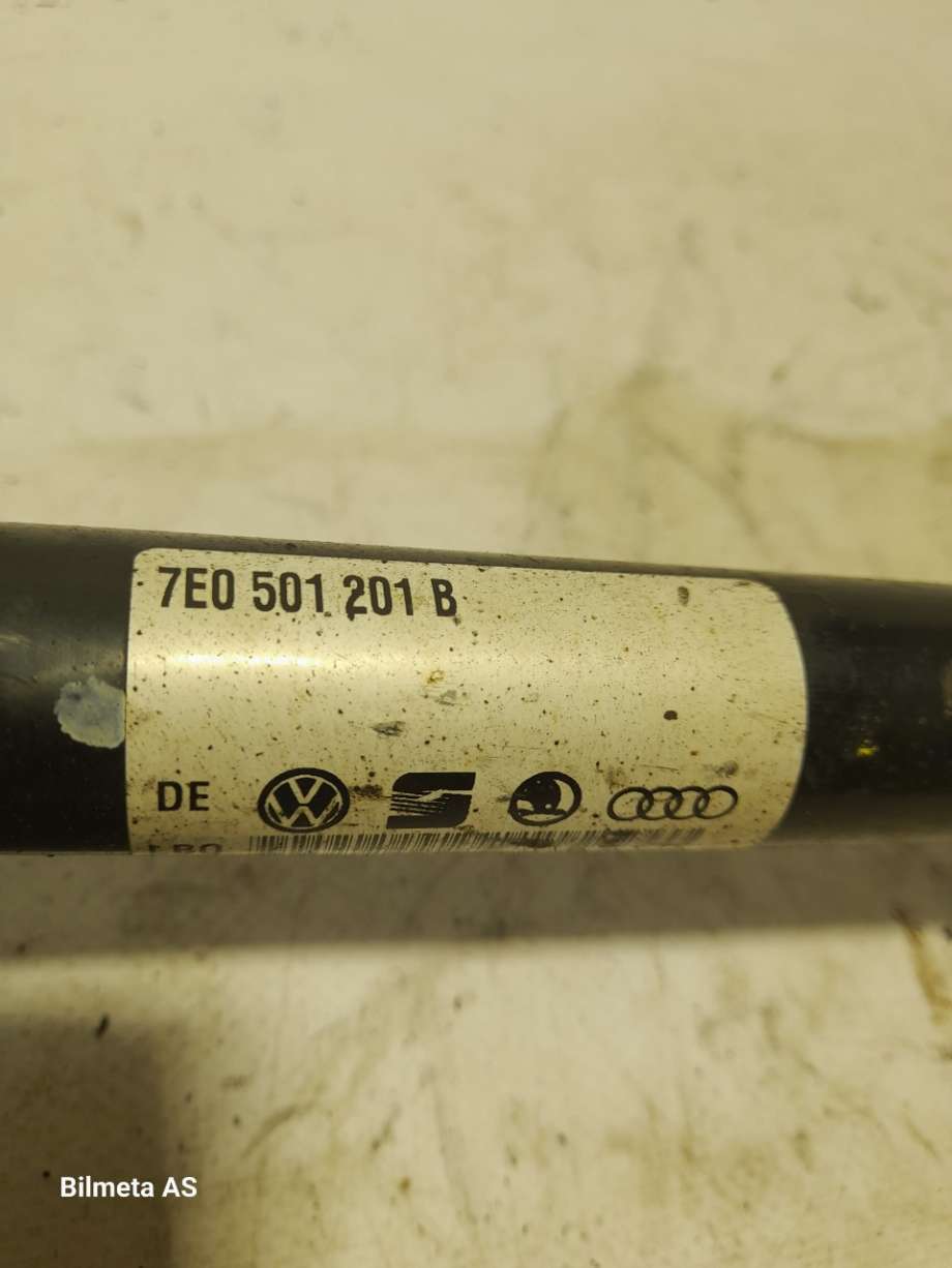 Drivaksel venstre bak til VW Transporter / Caravelle 2003-2009 (Fase 1) (T5) (T5) (|7e0501201b)