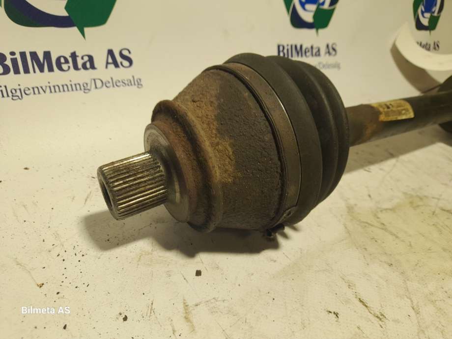 Drivaksel høyre foran til Audi A6, Allroad 2006-2008 (Type II, Fase 1) (C6) (C6) (|4f0407272j)