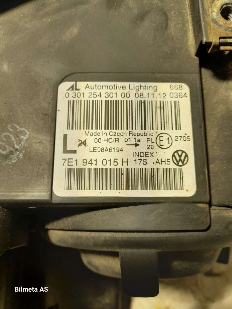 Frontlykt venstre halogen til VW Transporter / Caravelle 2003-2009 (Fase 1) (T5) (T5) (|7e1941015h)