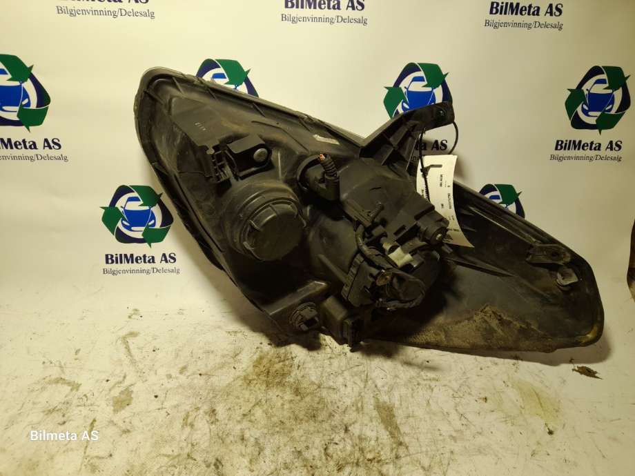 Frontlykt høyre halogen til Hyundai H-1 2008-2012 (Type II, Fase 1)  