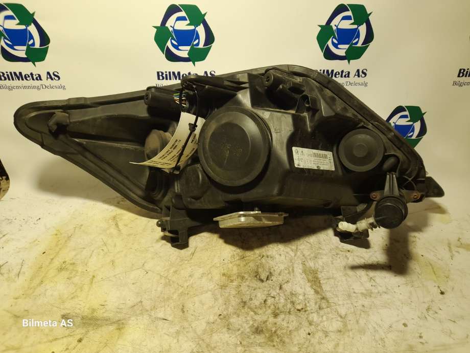 Frontlykt venstre xenon til Ford Kuga 2008-2012 (Type I)  (|8v4113d155af|5DV00900000)