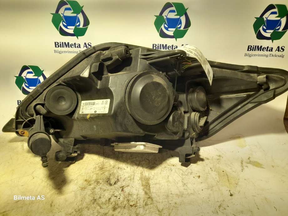 Frontlykt høyre xenon til Ford Kuga 2008-2012 (Type I) (|8v4113d154af|5dv00900000)